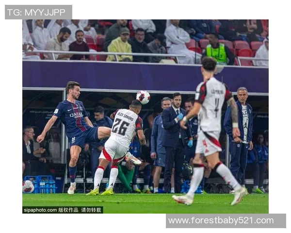 土伦杯足球明星盛典揭幕年轻球员展现无限潜力与激情